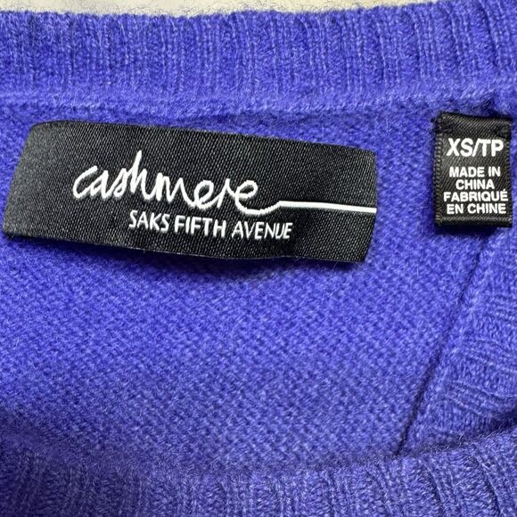 Saks Fifth Womens Cashmere Sweater XS Blue Preppy Capsule Quiet Luxury Open Back - Picture 3 of 4